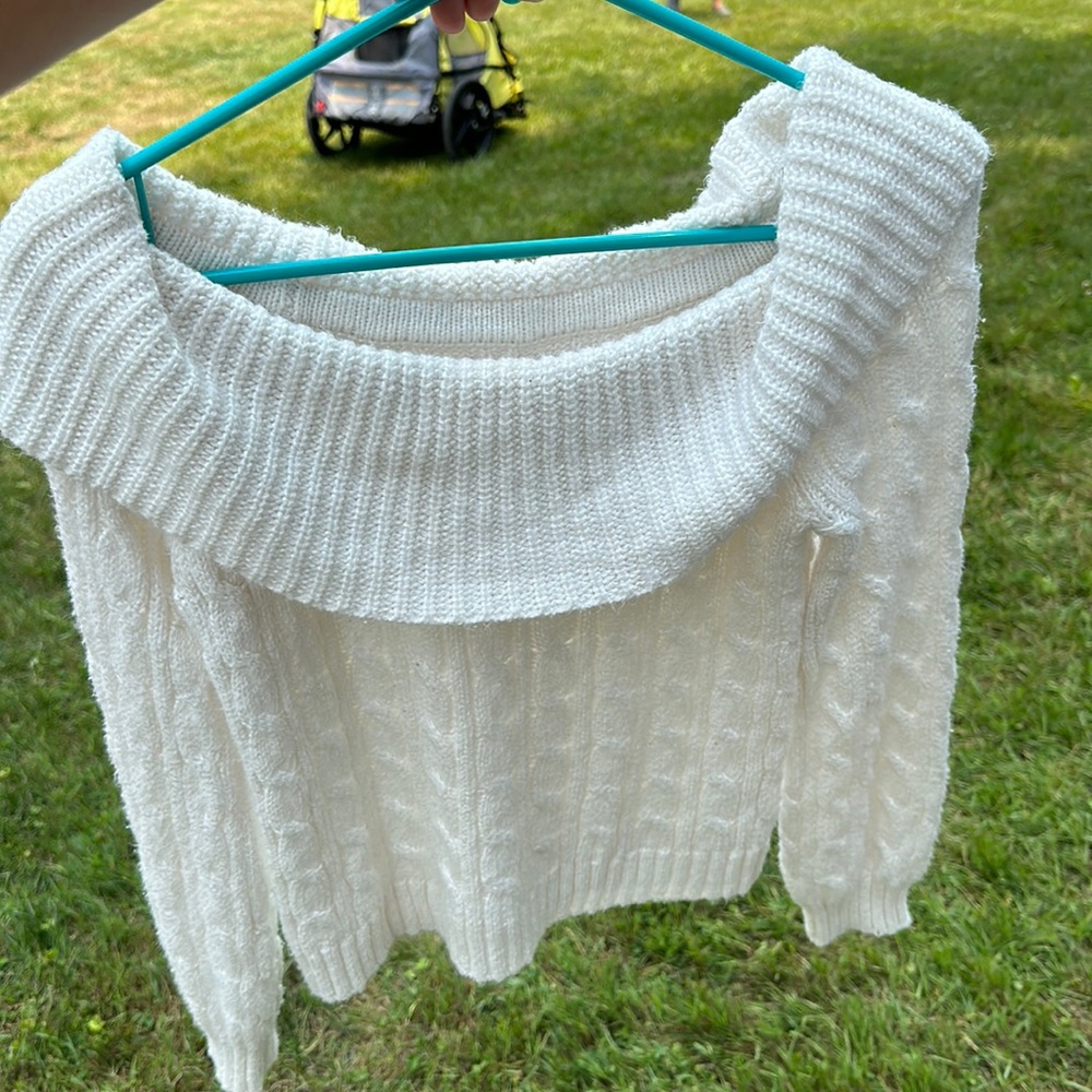 American eagle sweater